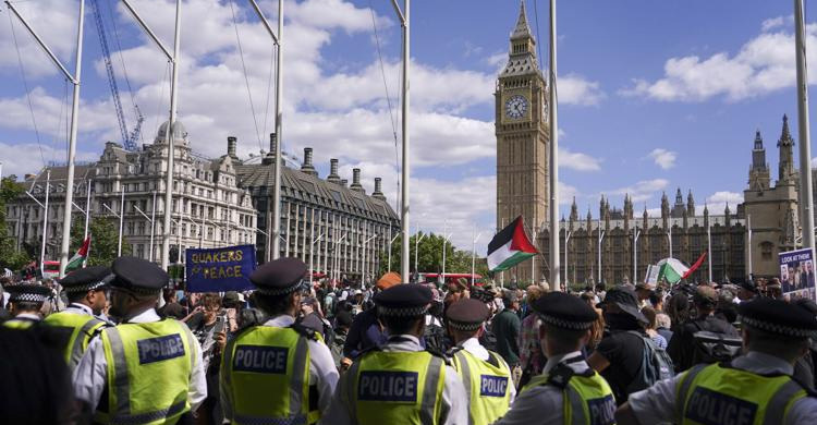যুক্তরাজ্যে ফিলিস্তিন সমর্থনের বিক্ষোভে গ্রেফতার ৪৬৬